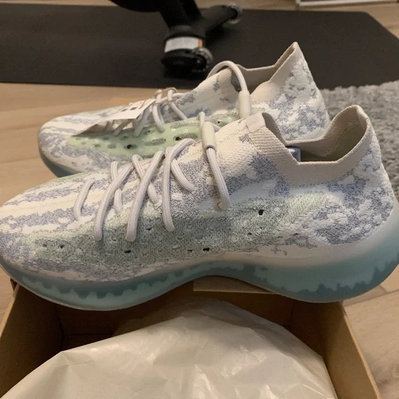 👽Yeezy Boost 380 Alien Blue Sneakers